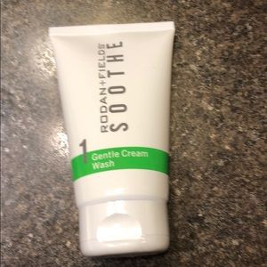 Rodan + Fields Soothe Gentle Cream Wash